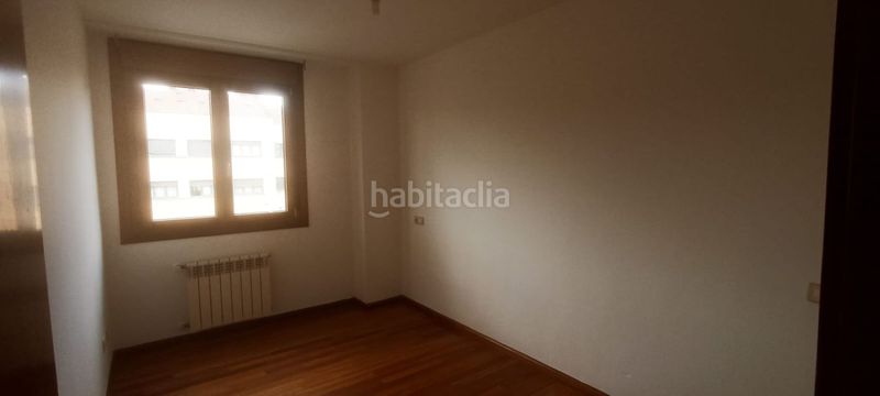 Foto c57e2b2b-740c-4420-aef9-728530d46e30. Pis amb aparcament a La Calzada Gijón