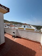 Maison jumelée à Avenida de la constitución 33. Venta de casa 4 plantas bornos