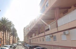 Appartamento in Calle adelfa 4. Venta de piso ocupado calle adelfas