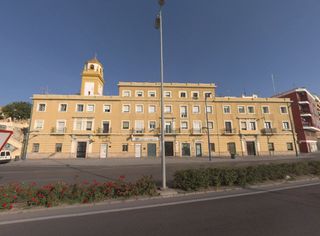 Appartement à Calle sales 3. Piso en calle sales 3