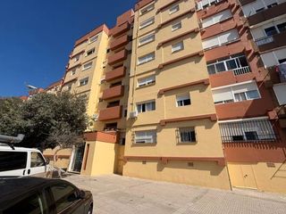 Flat in Avenida de la marina 2. Venta de piso alquilado