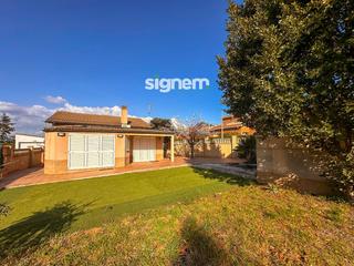 Xalet a Congost-Santa Caterina. Chalet en venta en manresa en una única planta de 103m2 y solar Xalet a Congost-Santa Caterina. Chalet en venta en manresa en una única planta de 103m2 y solar