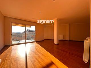 Duplex  Alcalde armengou. Exclusivo dúplex de 247 m2 situado a 5 minutos del centro de man