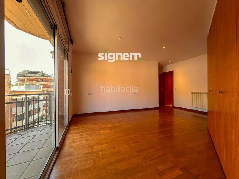 Foto 01301949-8a75-4c70-bd23-8c6562906619. Dúplex amb calefacció aparcament a Poble Nou Manresa