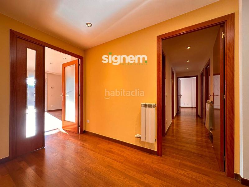 Foto 408e356b-80a2-4d1d-91e1-01b21800b3a2. Dúplex amb calefacció aparcament a Poble Nou Manresa