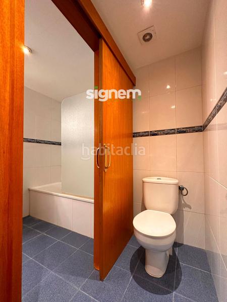 Foto b7c654d1-fa8f-41a7-a5ad-a585fe69838f. Dúplex amb calefacció aparcament a Poble Nou Manresa