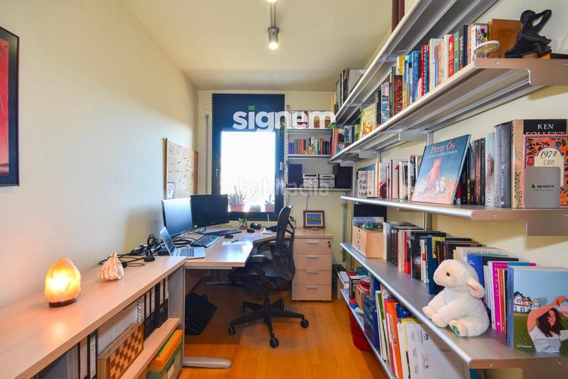 Foto 2636336f-1724-4ad9-b0f9-0e66d668d7b4. Pis amb calefacció aparcament a bases de Manresa - carretera de santpedor Manresa