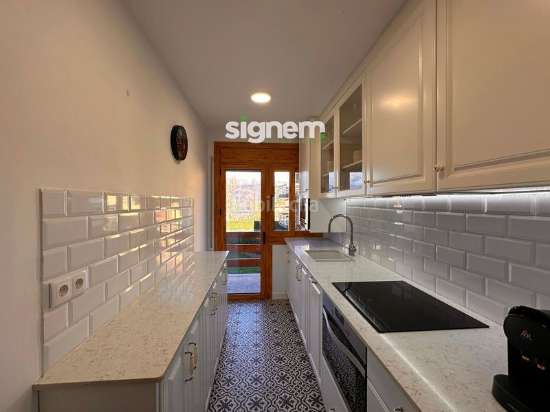 Foto d0b68845-9348-4e51-a16e-d2b4c28c589e. Rent flat with heating parking in Alp