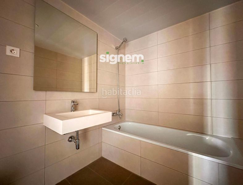 Foto 6ae0909d-a27c-4aeb-a3bb-75d004c01579. Flat in concordia 63 in bases de Manresa - carretera de santpedor Manresa