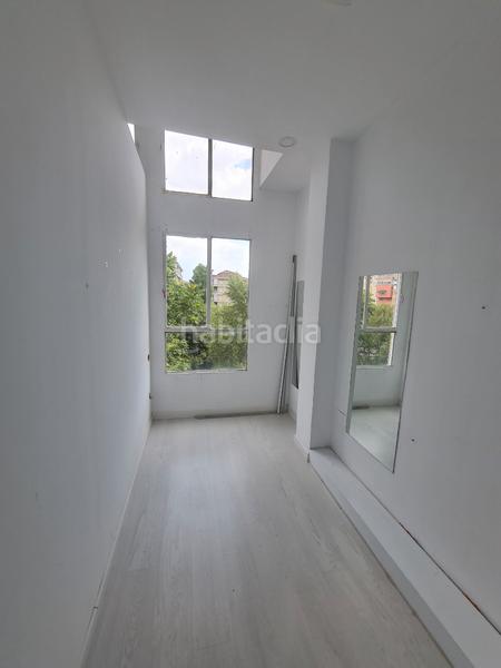 Foto f9b756d8-fe05-4360-9a68-dad332e007cd. Local comercial a rúa ervedelo 15 a Centro Ourense