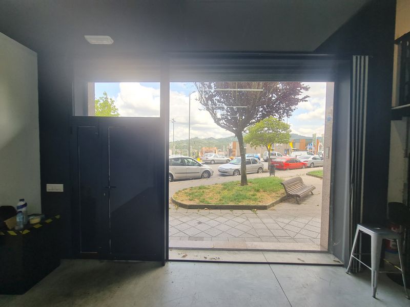 Foto d8850447-b3fe-4798-b781-9dc72bb44817. Lloguer local comercial a avenida otero pedrayo 42 a Ourense