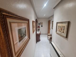 Pis  Ra pena trevinca 26. Vivienda con garaje en la zona de la estacion de san francisco
