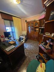 Etagenwohnung  N/a