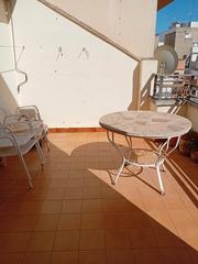 Piso  Carrer de navarra. Se vende piso con ascensor exterior en el centro de castelln