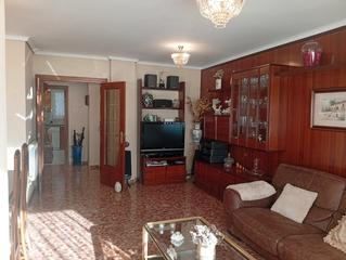 Pis  Carrer de la lluna. Se vende piso con plaza de garaje y trastero !!!