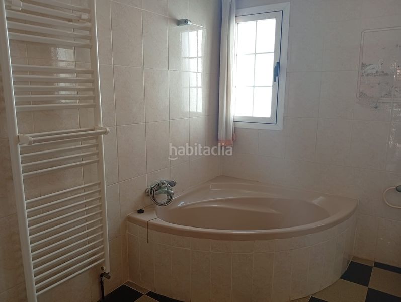 Foto fb26ae2a-f479-41b6-9acd-d1f60c16e28d. Casa amb xemeneia a El Balcó-Jaume I Oropesa del Mar