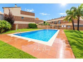 Maison jumelée  Calle doctor ramón y cajal. Vivienda familiar con encanto en zona residencial de el vendrell