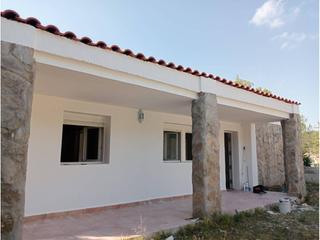Chalet  Vilanova. Oportunidad  casa a terminar con piscina en parcela de 800 m en