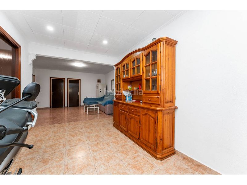 Foto 4e6b0c6a-72f9-4fea-8729-4f5dfc5646d5. Casa amb aparcament a Nord Vilanova i la Geltrú