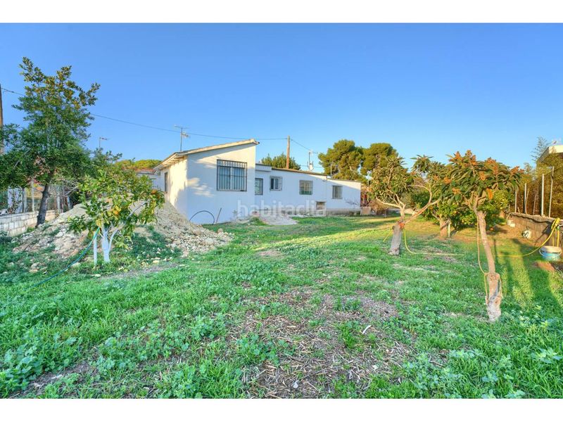 Foto 8aadd4e0-9aaf-4657-98d2-95d8564999af. Casa amb aparcament a Nord Vilanova i la Geltrú