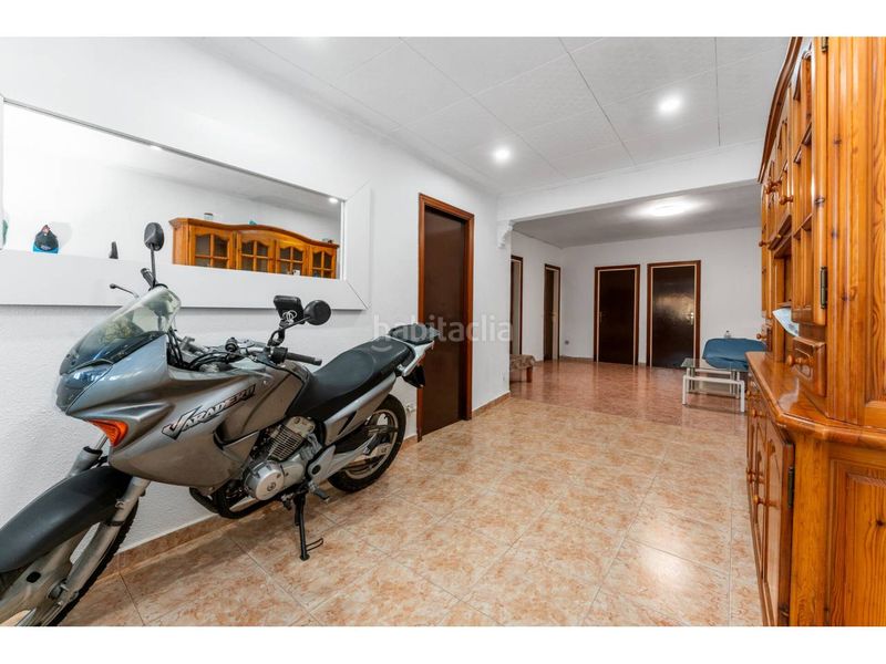 Foto bcc12e72-9858-48fa-b528-a22eadd306fd. Casa amb aparcament a Nord Vilanova i la Geltrú