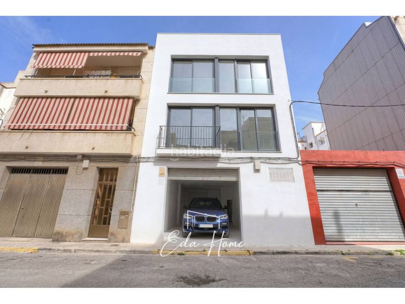Foto 4cc2b925-bbdf-47bc-b1fe-48595f6f6c04. Casa adossada amb aparcament a Les Roquetes Sant Pere de Ribes