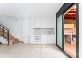 Local Comercial  Calle fuensanta. Local dúplex de 135 m con patio privado en vilanova nord