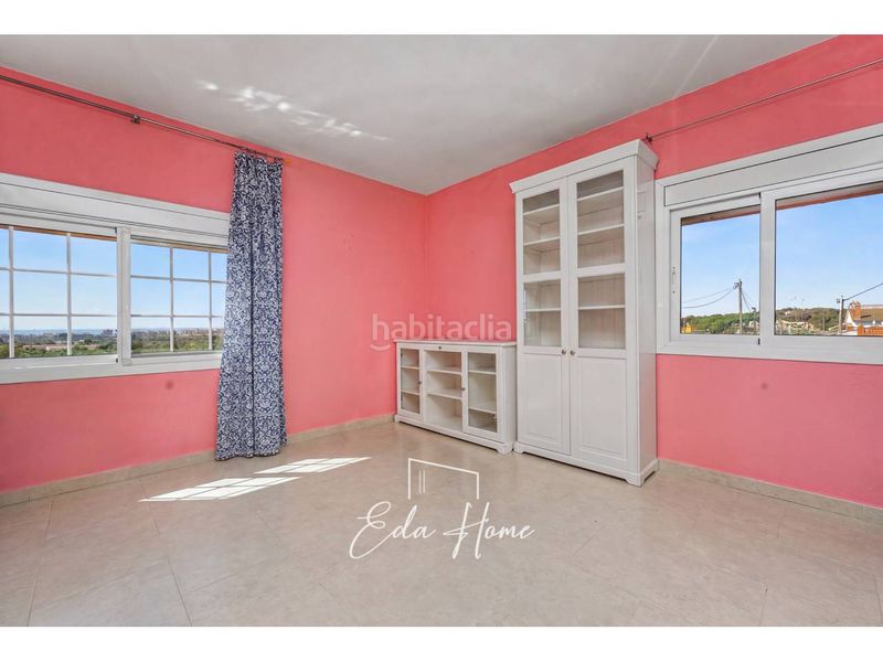 Foto e5a60201-34f2-4d02-9879-5b4e16aa9eb7. Casa a Nord Vilanova i la Geltrú