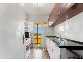 Piso  Calle príncipe de viana. Amplio y luminoso piso de 4 habitaciones con ascensor en sabadel
