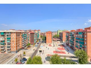 Appartement  Plaza reus. Piso completamente reformado y muy luminoso en cornellà de llobr