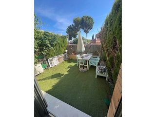 Affitto Casa  Calle doctor ramon i cajal. Alquiler de casa de 150 m con patio, garaje y piscina en el roma