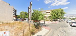 Terreny residencial en Calle san rafael 6. Molina, solar urbano directo en esquina, frente a jard�n, ideal