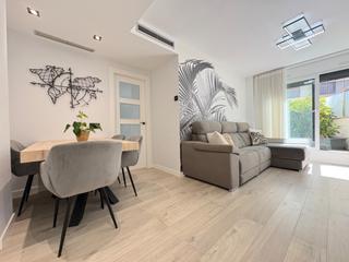 Planta baixa  Carrer de mata. Planta baja reformada con jardín privado y zona comunitaria con