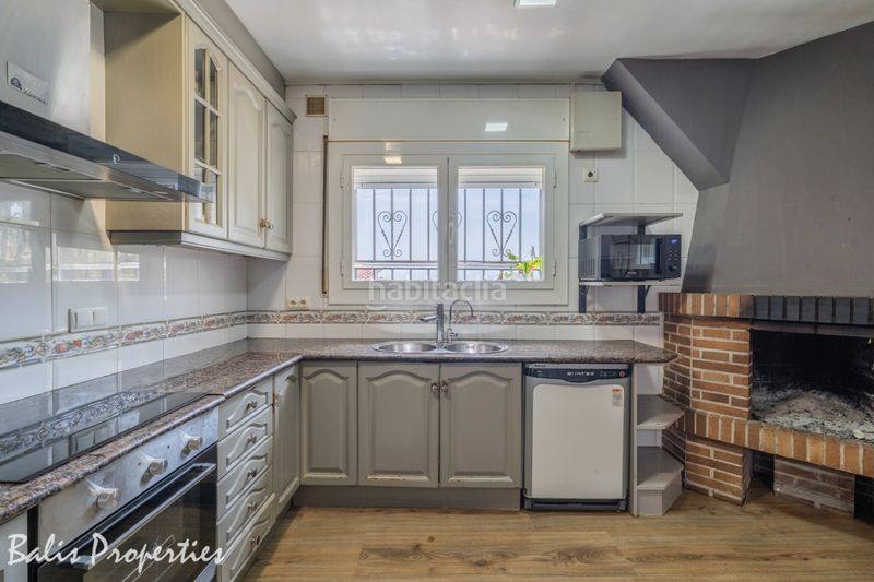 Foto 43cd47bb-cd3e-4168-8e02-16a9a986d0ff. Casa con camino riscaldamento parcheggio piscina in Cabrils