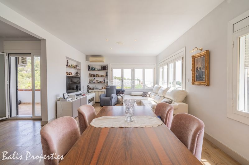 Foto 5a2c86b2-1595-4dfc-a2aa-34056ff7cb28. Casa con camino riscaldamento parcheggio piscina in Cabrils