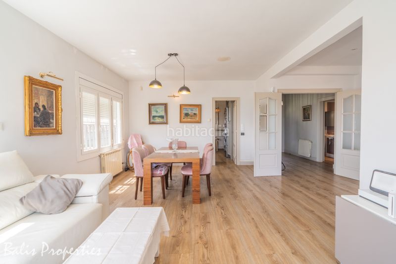 Foto 688a395c-d51e-431e-a26e-87e7a5267ae5. Casa con camino riscaldamento parcheggio piscina in Cabrils