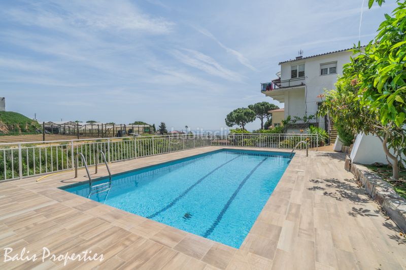 Foto 8c7a11a9-fc4c-45d3-b6ce-7655bd4166b0. Casa con camino riscaldamento parcheggio piscina in Cabrils