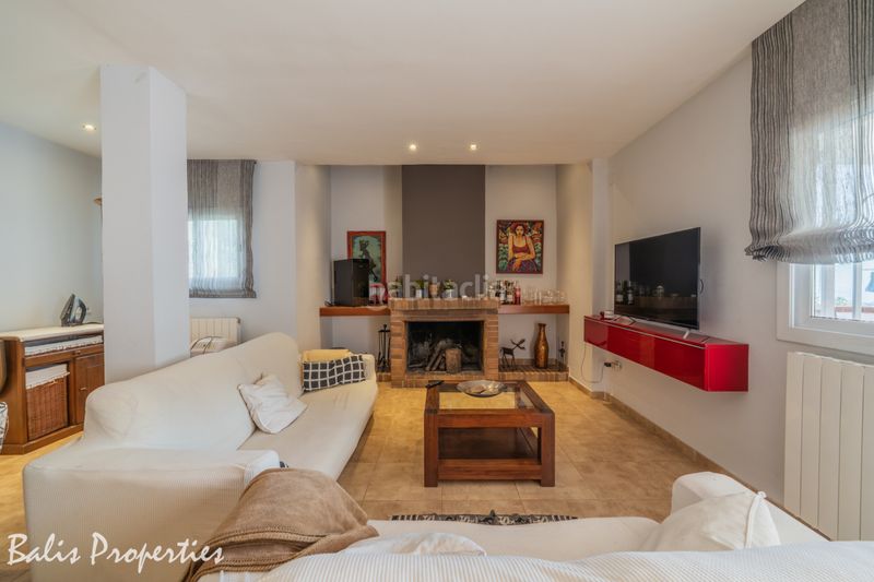 Foto 9cc96786-69fb-43cf-b322-cbccc6aaf2c0. Casa con camino riscaldamento parcheggio piscina in Cabrils