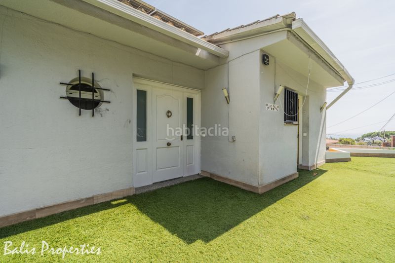 Foto b8ebf2b8-f746-455f-9c91-c15e19de2184. Casa con camino riscaldamento parcheggio piscina in Cabrils