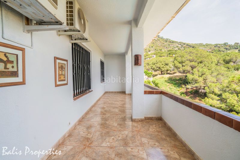 Foto f232a49d-1f34-48d2-b768-64d64c8eee37. Casa con camino riscaldamento parcheggio piscina in Cabrils