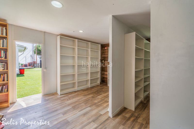 Foto fabf97c5-10fc-4460-9cdc-2b11967b0282. Casa con camino riscaldamento parcheggio piscina in Cabrils