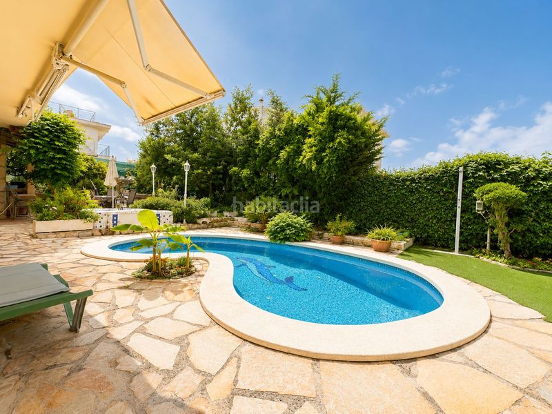 Foto c3b8180e-8eac-4a42-b58f-f7068a009e52. Casa amb xemeneia calefacció aparcament piscina a Arenys de Mar