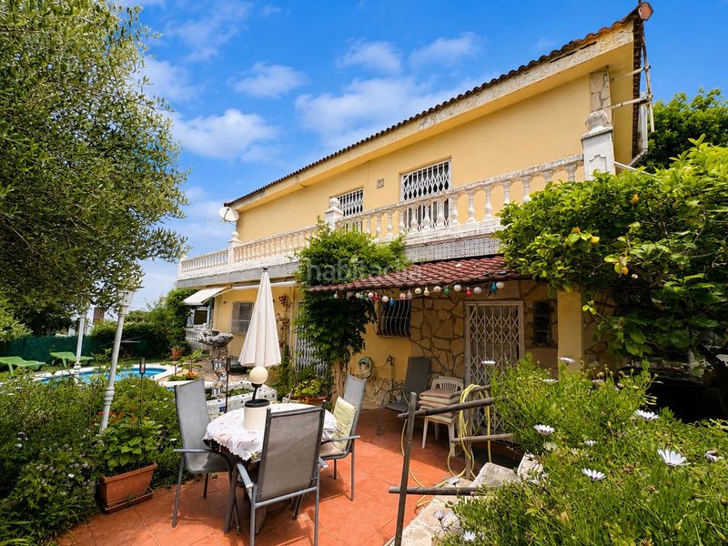 Foto f1bc87a5-08a4-44da-9011-240c2875c339. Casa amb xemeneia calefacció aparcament piscina a Arenys de Mar