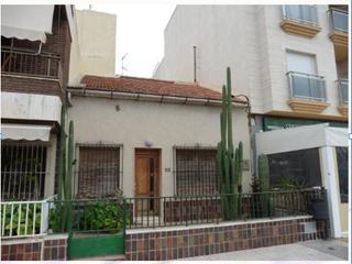 Casa a Emilio castelar 22. Casa en venta en san pedro del pinatar, 4 dormitorios.