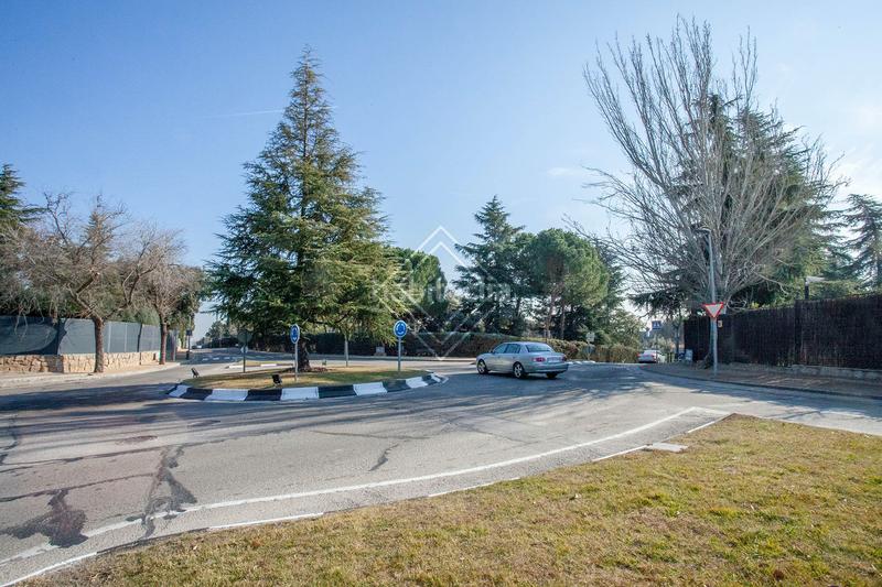 Foto e4b475e3-4167-4247-b8ac-7533a761cfb6. Chalet mit heizung parking pool in urbanización La Moraleja La Moraleja