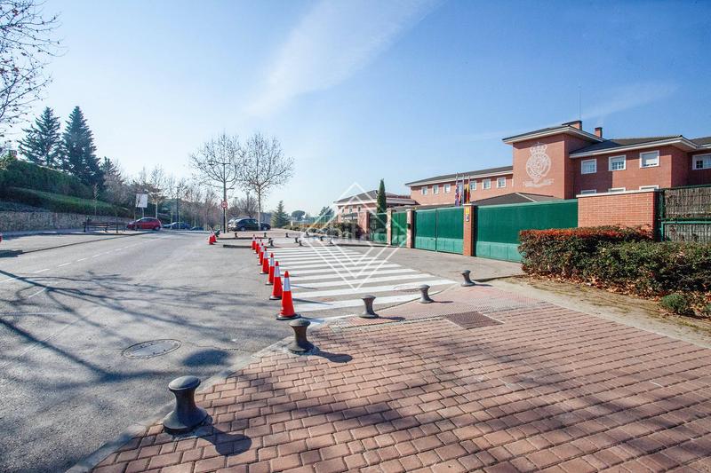 Foto 848dbc68-e2cd-425f-9465-f37229f2cb6e. Chalet avec chauffage parking piscine dans urbanización La Moraleja La Moraleja