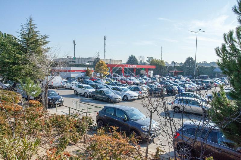 Foto e8dd3dad-d0ca-42e6-9a73-3479ddfcc780. Chalet mit heizung parking pool in urbanización La Moraleja La Moraleja