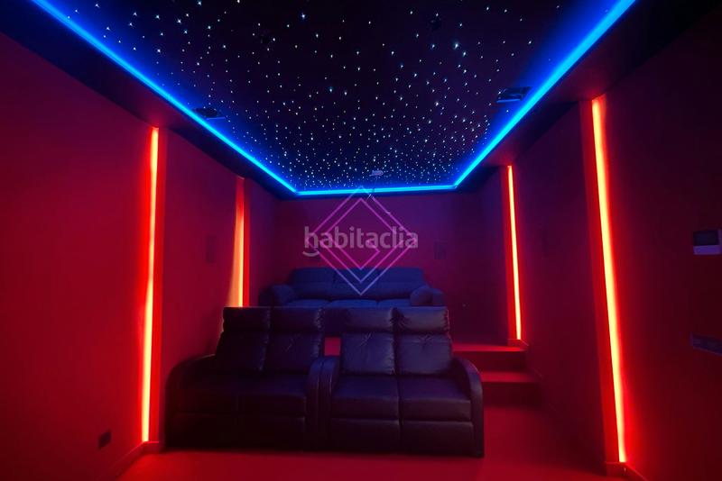 Foto 06d99168-9655-4c6b-bb71-29edaded6482. Chalet with fireplace heating parking pool in Ciudalcampo