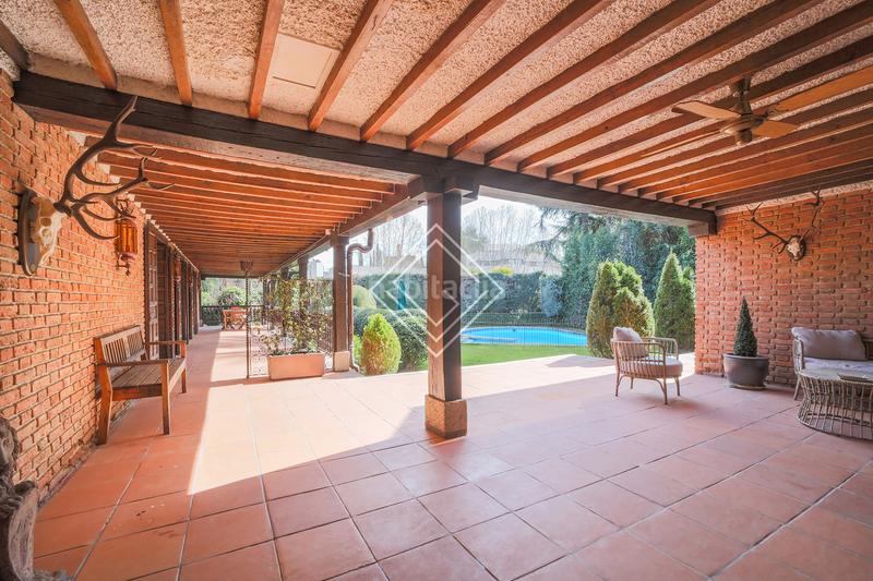 Foto 749dd464-aad4-4ab6-8175-6456c629bc41. Miete chalet mit kamin heizung parking pool in Ciudad Universitaria Madrid