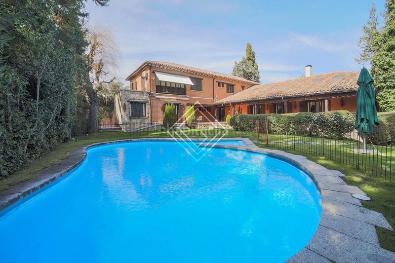 Foto 9b94596c-8242-4565-acf4-8ac77a435c0f. Miete chalet mit kamin heizung parking pool in Ciudad Universitaria Madrid